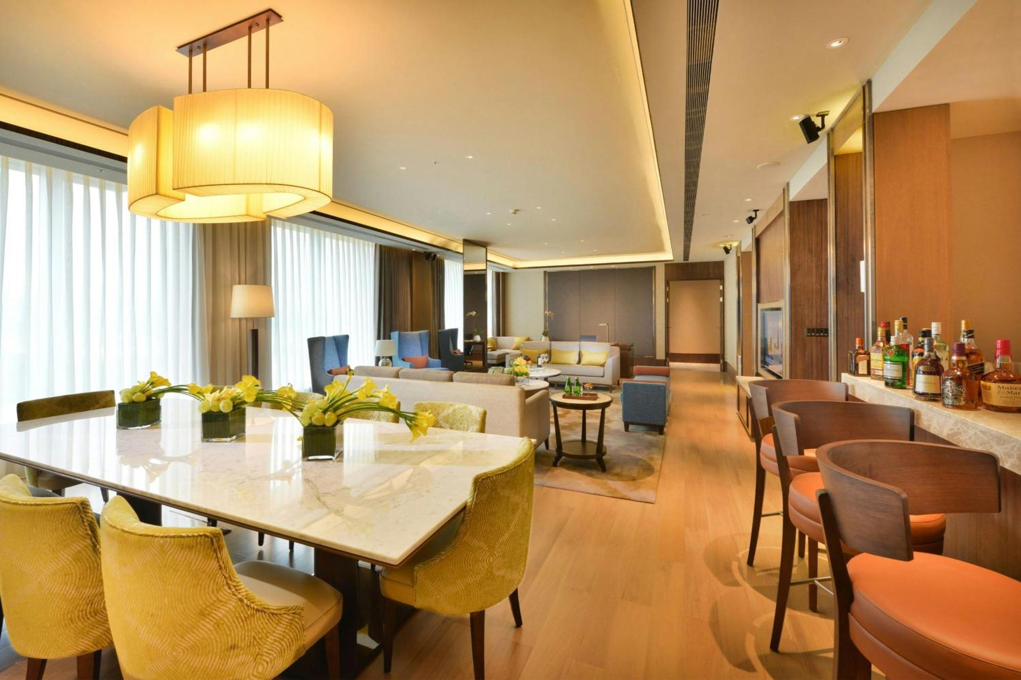 코트야드 바이 메리어트 타이베이 호텔 외부 사진 The Club Lounge at the Hong Kong Convention and Exhibition Centre