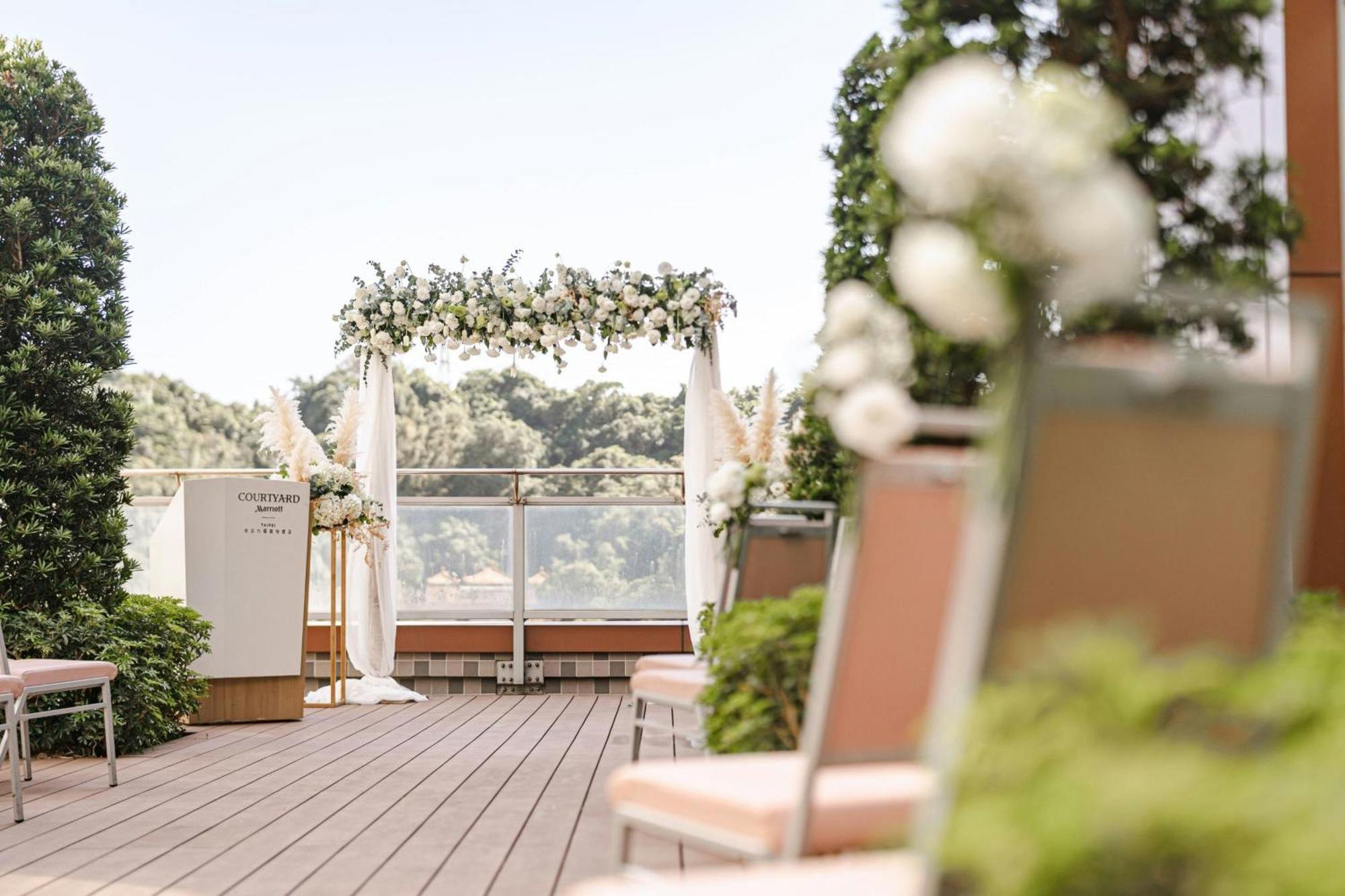 코트야드 바이 메리어트 타이베이 호텔 외부 사진 The Wedding Deck