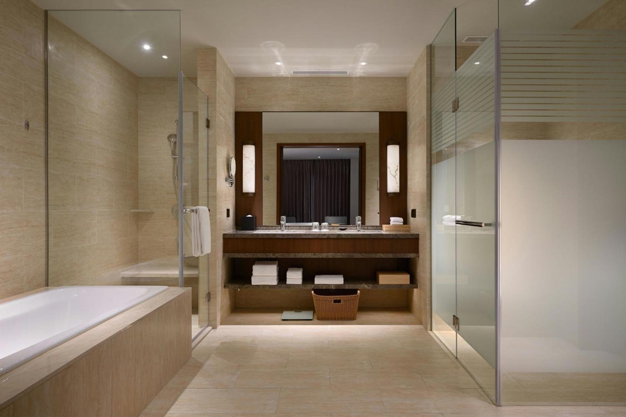 코트야드 바이 메리어트 타이베이 호텔 외부 사진 A bathroom in a hotel